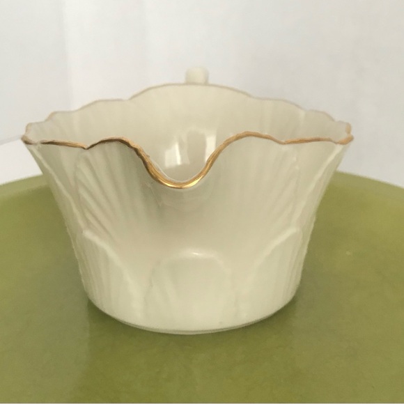 LENOX China Gravy Boat Ivory Porcelain Woodleaf Collection 24k Scallop Gold Trim - Picture 3 of 10